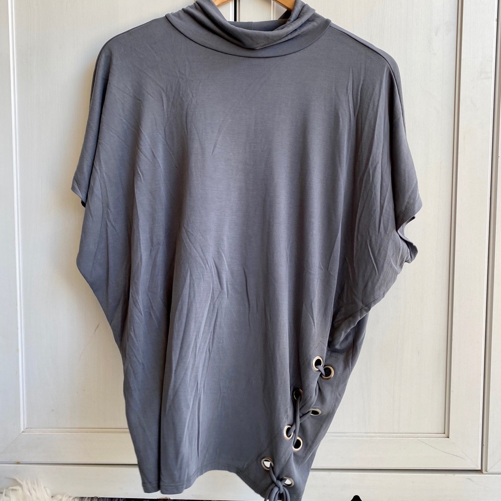 Estam blouse with lace up detail